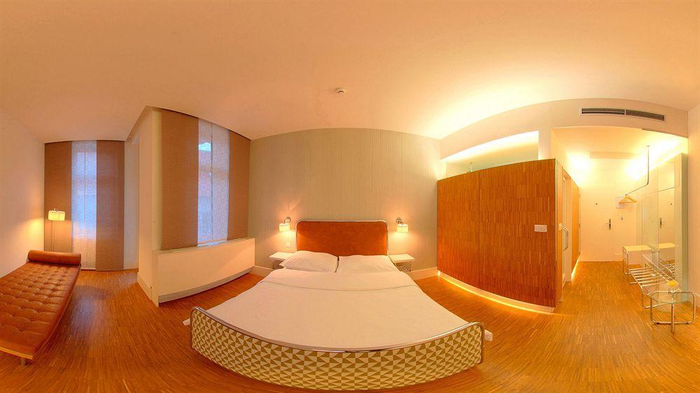 Three Crowns Hotel Praag Buitenkant foto