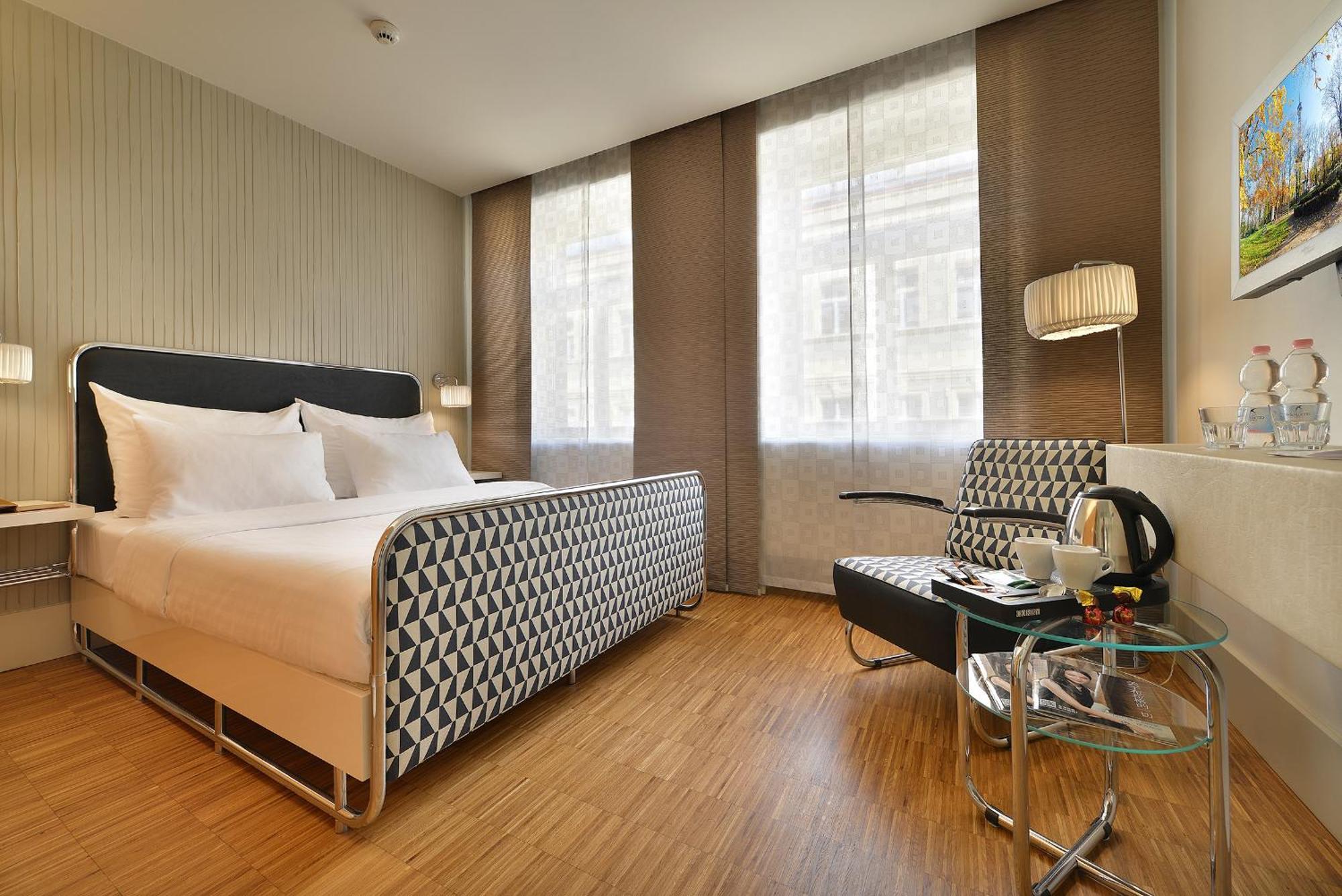 Three Crowns Hotel Praag Buitenkant foto