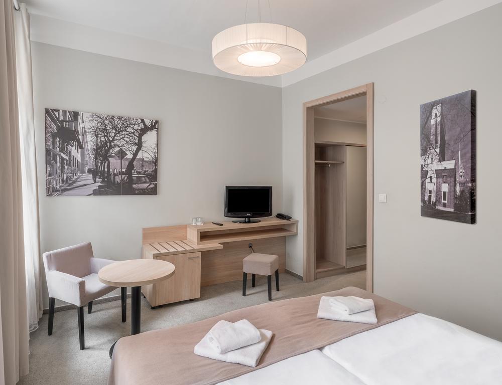 Three Crowns Hotel Praag Buitenkant foto